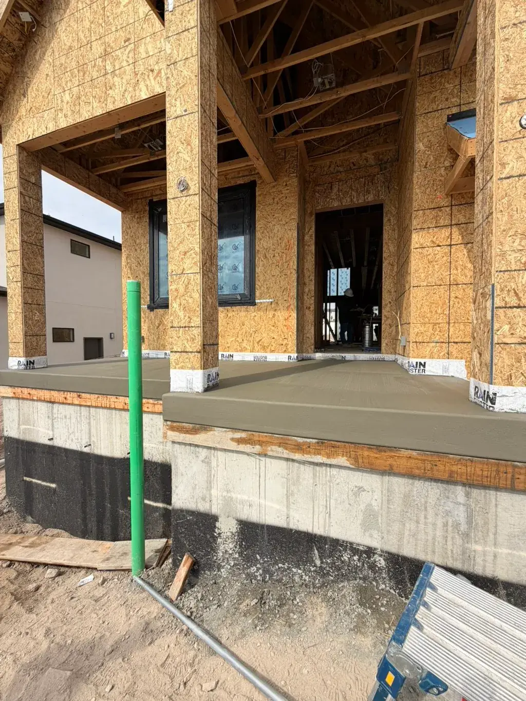 Front porch slab at a new home by MD Concrete in Utah